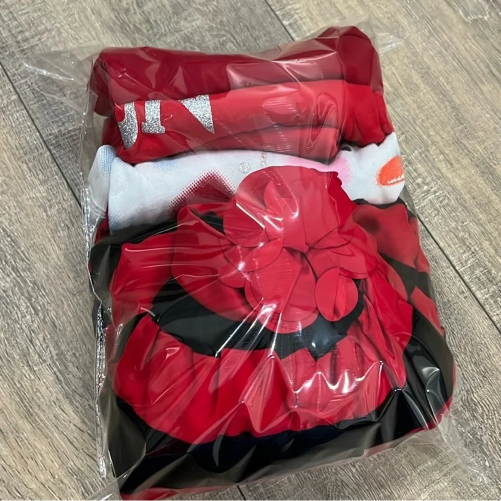 Girls  Christmas Design Clothing Bundle in Girls Size 6/8 Assorted Brands